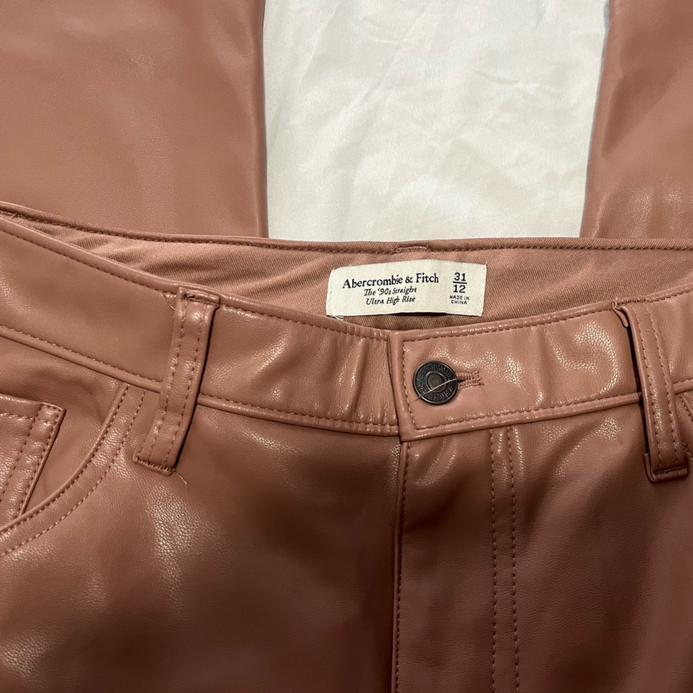 Abercrombie & Fitch The 90’s Straight Tan Vegan Leather Pants - Picture 6 of 8